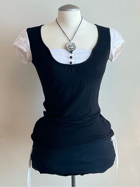 ‼️SOLD Vintage Y2K Black & white sheer top with ruched detailing